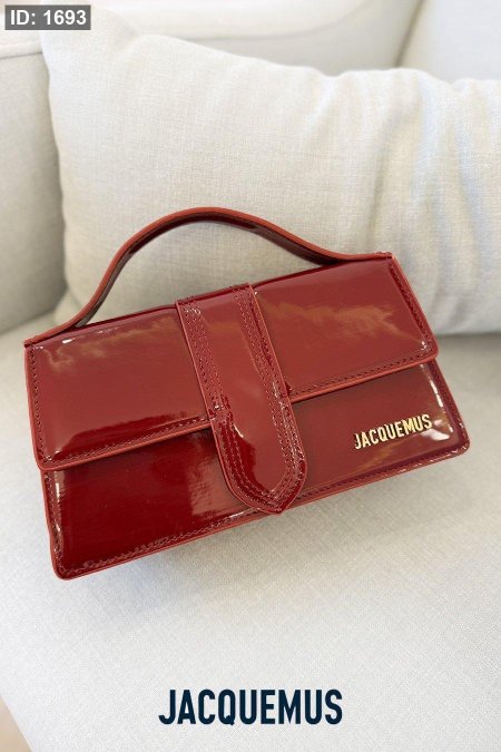 شنطه jacquemus خمري