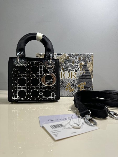 lady dior اسود زركون