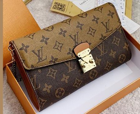 شنطه louis vuitton كلاتش