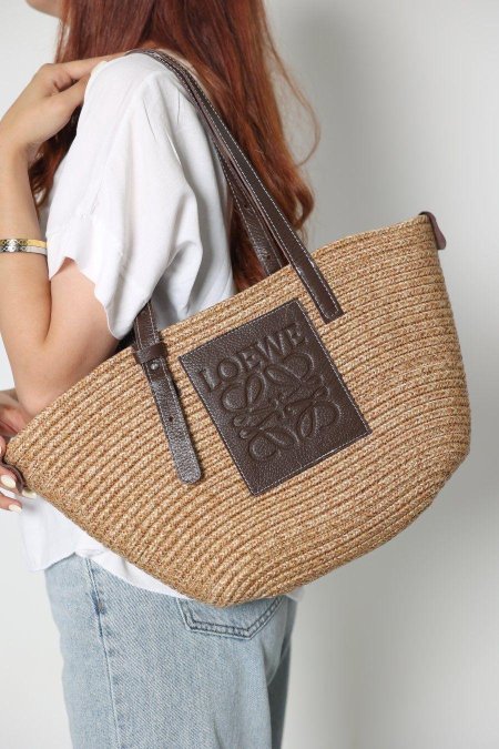 شنطه قش Loewe