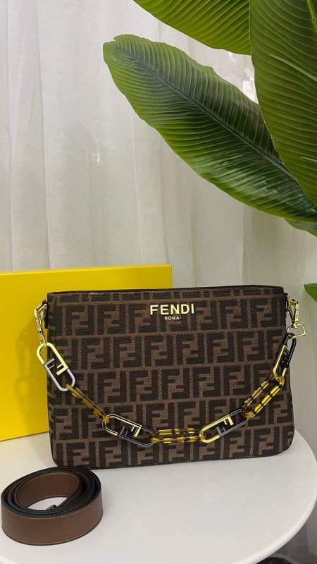 شنطه fendi مقاس 31 - بني