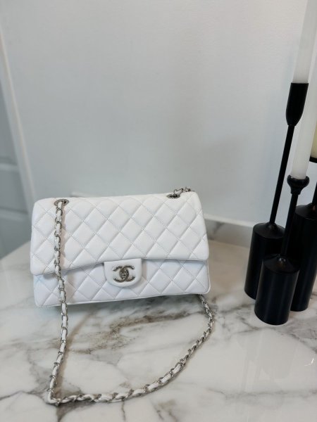 شنطه chanel classic مقاس 30 سم - ابيض