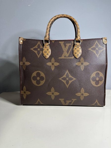 شنطه louis vuitton مقاس 41 - بني/بيج وجهين