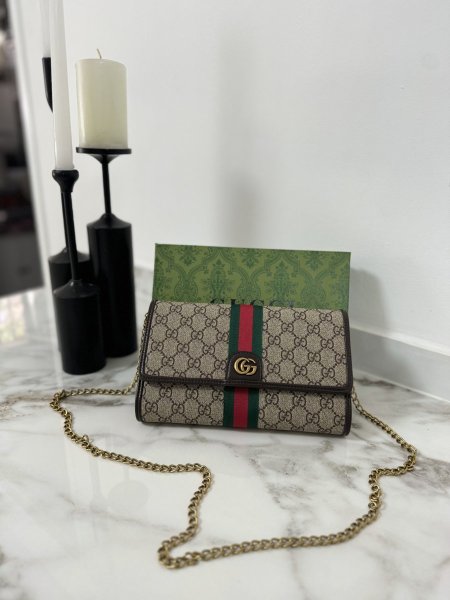 كروس gucci شامل علبه