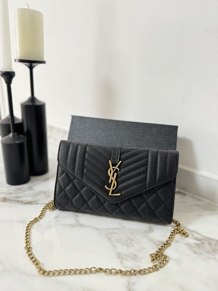 كروس ysl شامل علبه