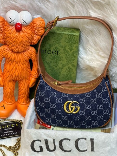 شنطه  gucci mini GG Marmont  - جينز